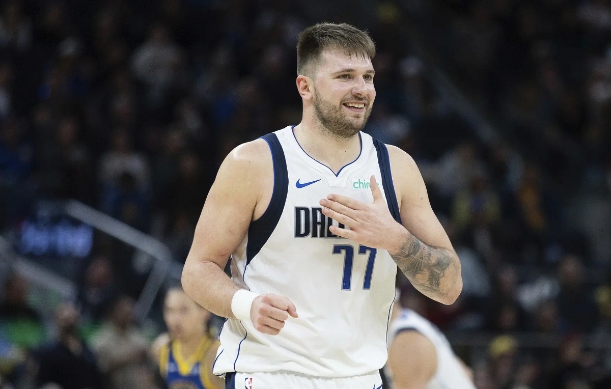 独行侠队点卫卢卡尼克契奇重返赛场