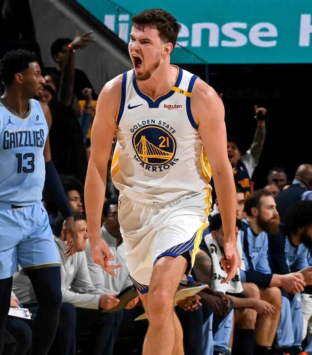 西蒙斯爆发新星，连续三场30+刷新纪录，勇士球队迎来希望！的简单介绍